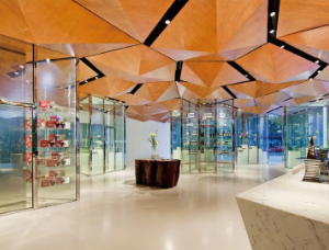 美國展臺設計公司如何在展臺搭建中合理利用玻璃材料的？